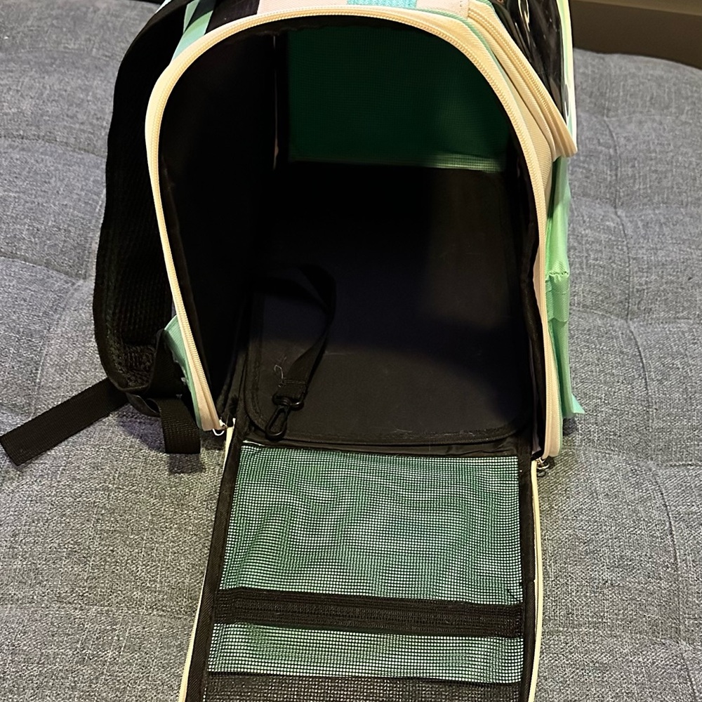Backpack Pet Carrier - Picture 4 of 7
